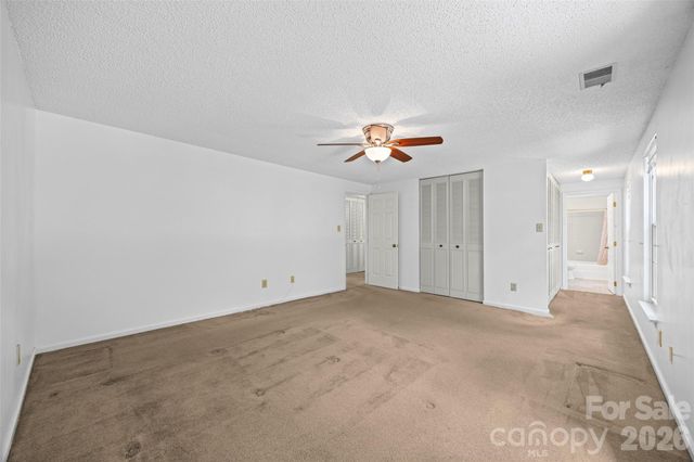 6632 Wagon Oak Road, Charlotte, NC 28212