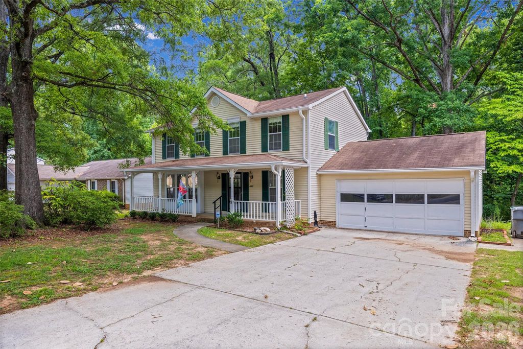 6632 Wagon Oak Road, Charlotte, NC 28212