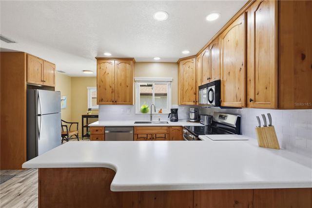 16 CEDARDALE COURT, Palm Coast, FL 32137