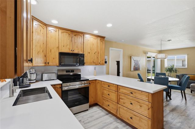 16 CEDARDALE COURT, Palm Coast, FL 32137