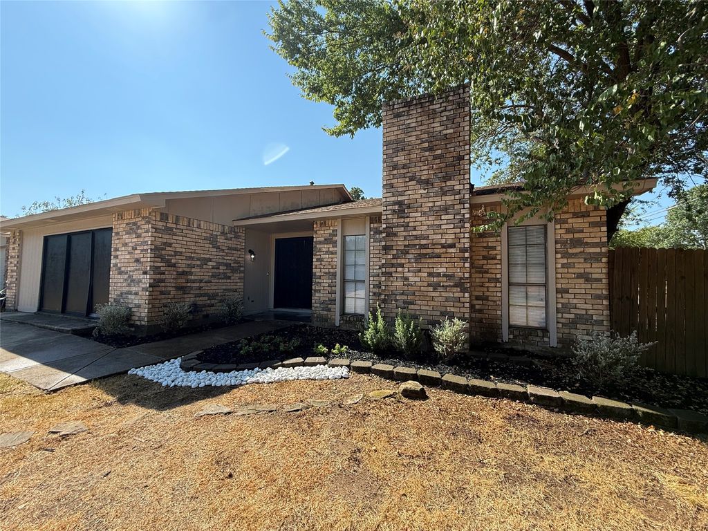 4212 Coronet, Arlington, TX 76017 — exterior