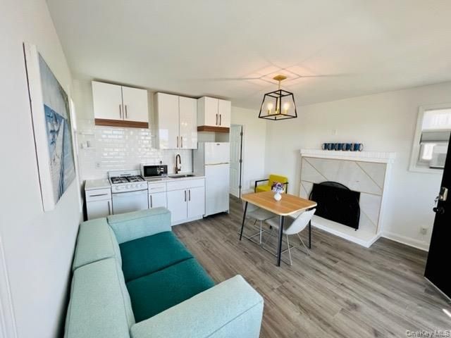 833 oceanfront Apt 1S, Long Beach, NY 11561