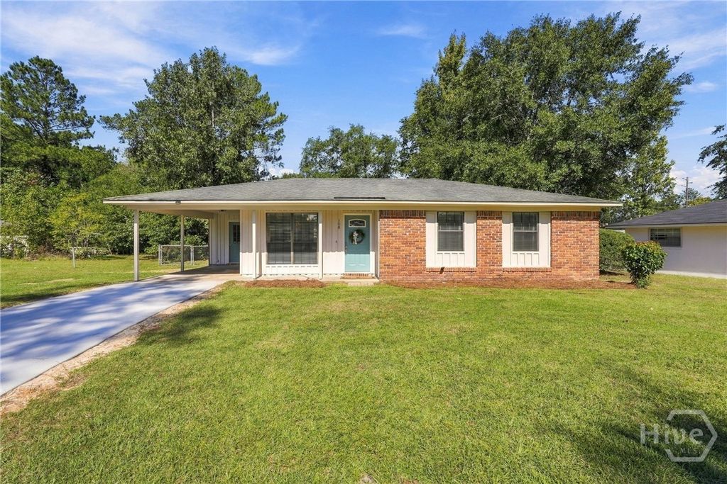Image 1 of property listing at 108 W 15th Street, Rincon, GA 31326
