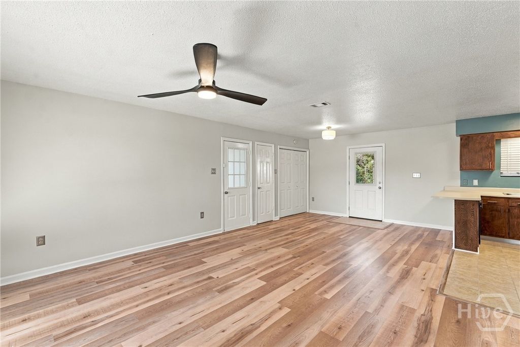 Image 8 of property listing at 108 W 15th Street, Rincon, GA 31326