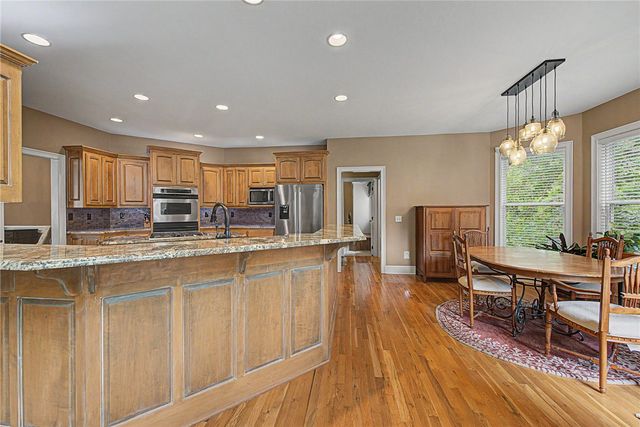 219 Ridgefield Street, Bentonville, AR 72712