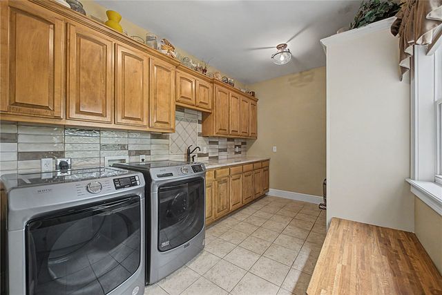 219 Ridgefield Street, Bentonville, AR 72712