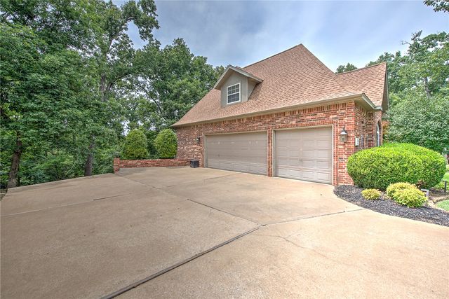 219 Ridgefield Street, Bentonville, AR 72712