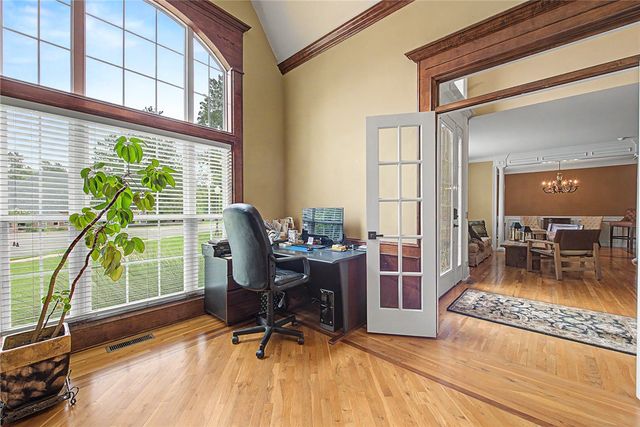 219 Ridgefield Street, Bentonville, AR 72712