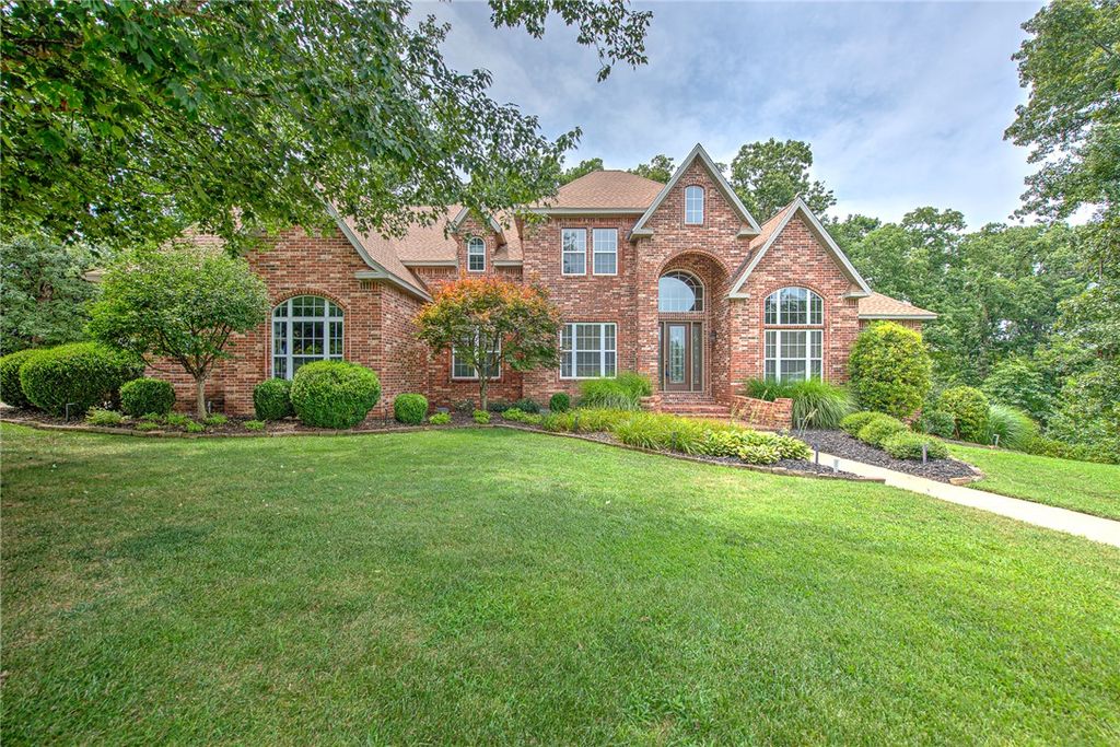 219 Ridgefield Street, Bentonville, AR 72712