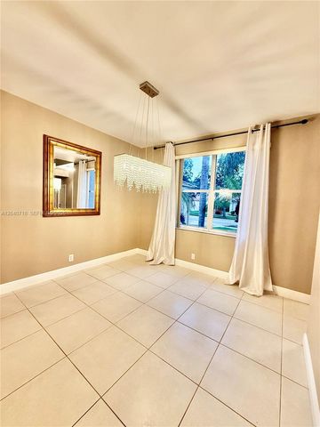 660 Sand Creek Cir, Weston, FL 33327