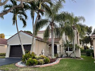 660 Sand Creek Cir, Weston, FL 33327