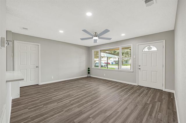 6113 Diamond Court, Texas City, TX 77591