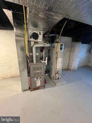 5712 CEDAR AVE, Philadelphia, PA 19143