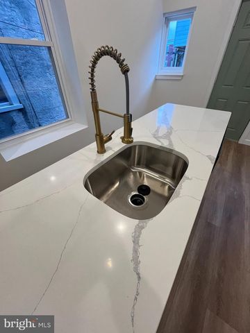 5712 CEDAR AVE, Philadelphia, PA 19143