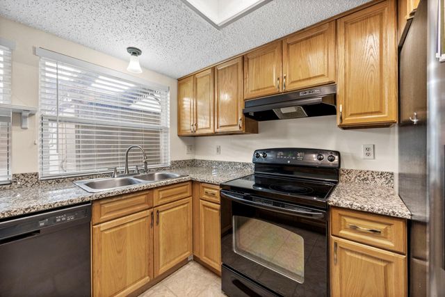 10831 Sandpiper Drive 188, Houston, TX 77096