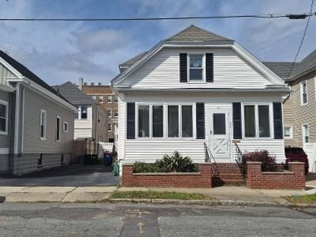 51 Central Avenue, New Bedford, MA 02745