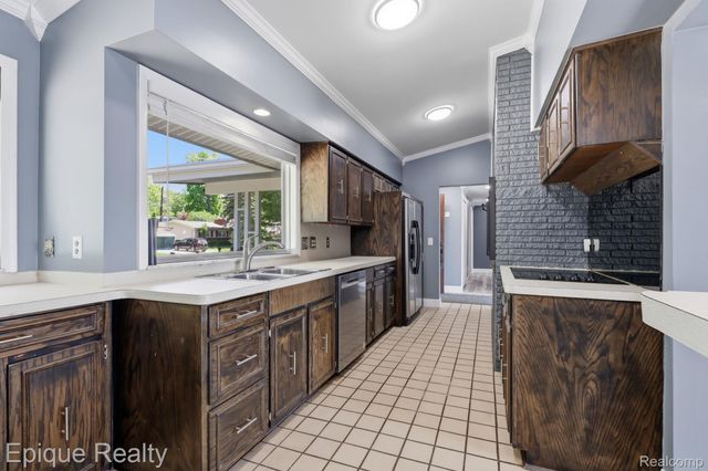 2549 Riverwood Drive, Port Huron, MI 48060