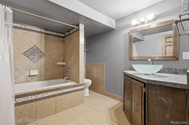 2549 Riverwood Drive, Port Huron, MI 48060