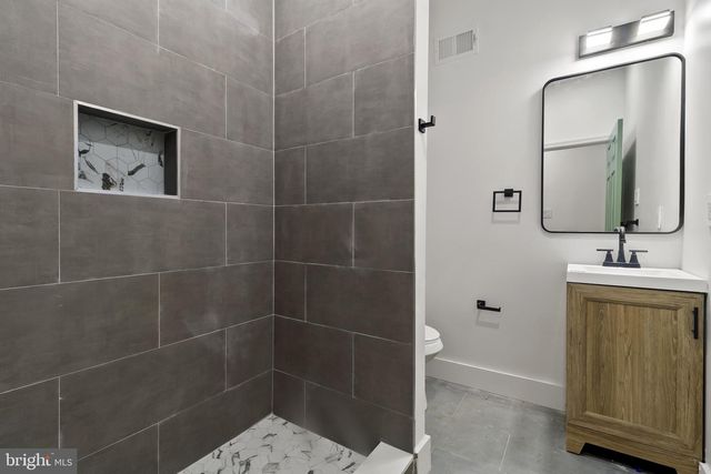 5214 W JEFFERSON ST, Philadelphia, PA 19131