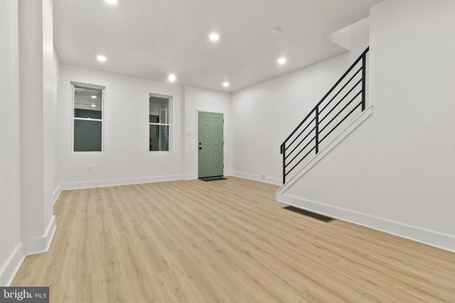 5214 W JEFFERSON ST, Philadelphia, PA 19131