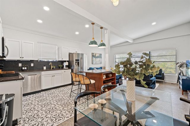 308 E HOLLYWOOD STREET, Tampa, FL 33604