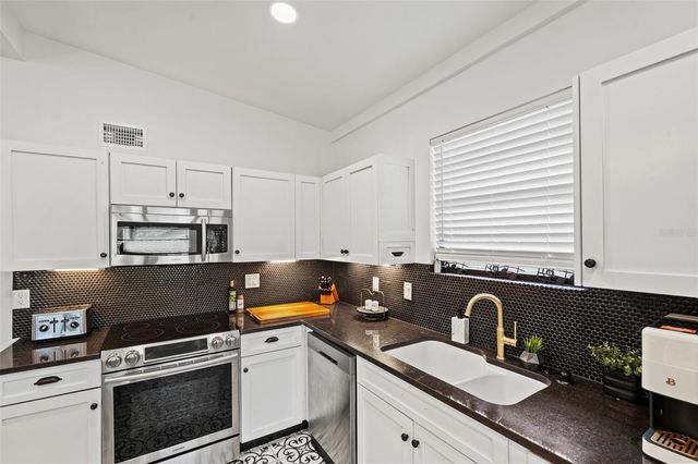 308 E HOLLYWOOD STREET, Tampa, FL 33604