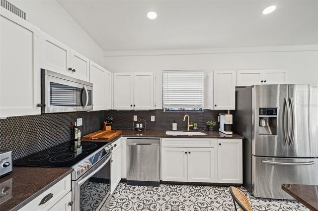 308 E HOLLYWOOD STREET, Tampa, FL 33604