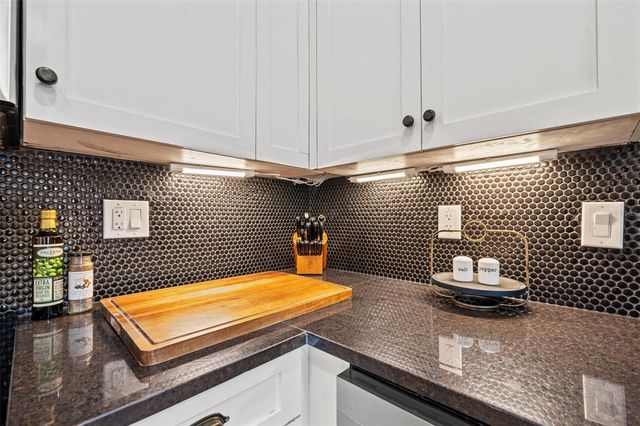 308 E HOLLYWOOD STREET, Tampa, FL 33604