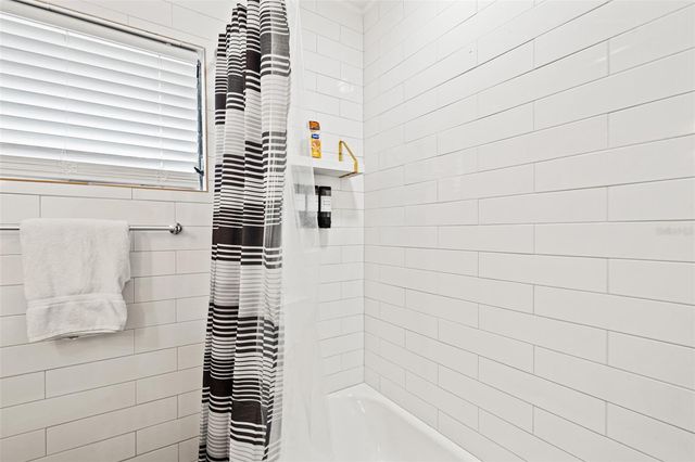 308 E HOLLYWOOD STREET, Tampa, FL 33604