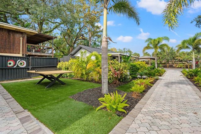 308 E HOLLYWOOD STREET, Tampa, FL 33604