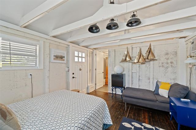 308 E HOLLYWOOD STREET, Tampa, FL 33604