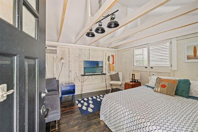 308 E HOLLYWOOD STREET, Tampa, FL 33604