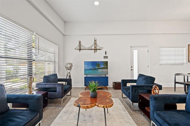 308 E HOLLYWOOD STREET, Tampa, FL 33604