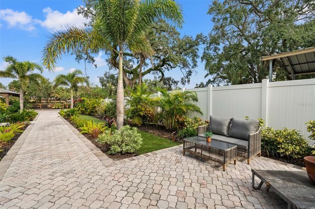 308 E HOLLYWOOD STREET, Tampa, FL 33604