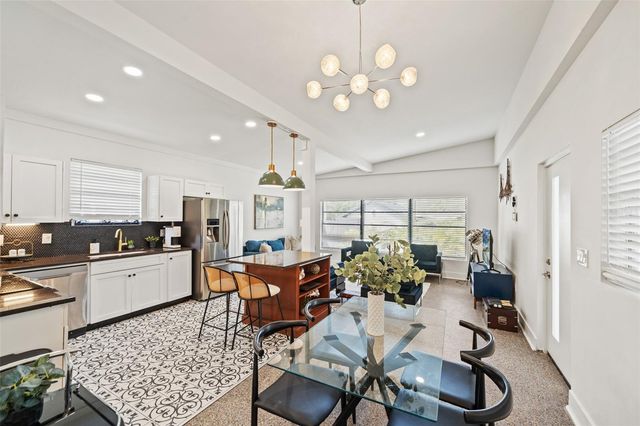 308 E HOLLYWOOD STREET, Tampa, FL 33604