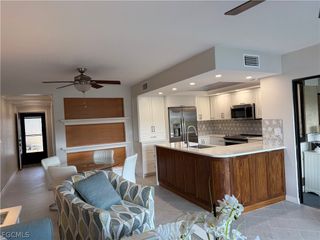 5850 Trailwinds DR 713, Fort Myers, FL 33907