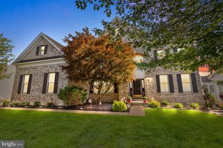 22 DELANEY DR, Newtown, PA 18940