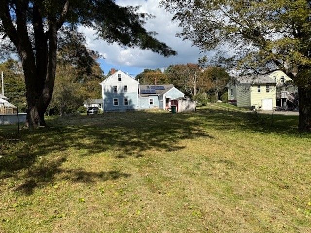 124 Southbridge Rd, Warren, MA 01083