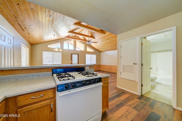 10261 E La Palma Avenue, Gold Canyon, AZ 85118