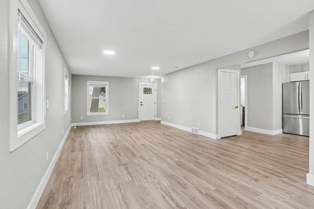 2123 Lakeshore Drive, Muskegon City, MI 49441
