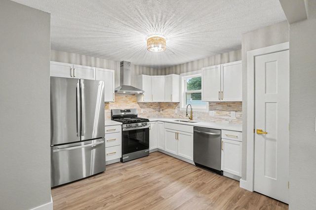 2123 Lakeshore Drive, Muskegon City, MI 49441