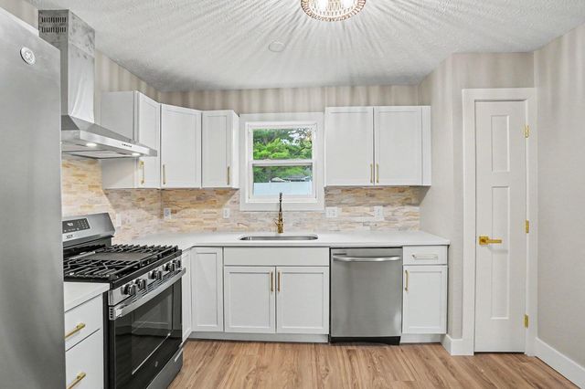 2123 Lakeshore Drive, Muskegon City, MI 49441