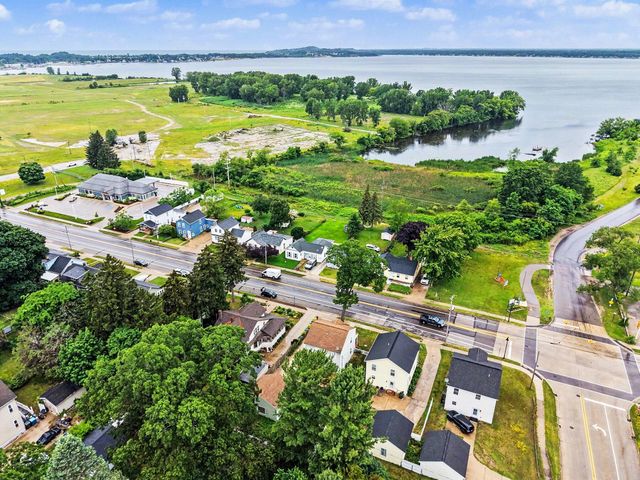 2123 Lakeshore Drive, Muskegon City, MI 49441
