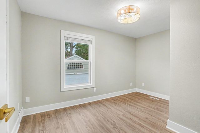 2123 Lakeshore Drive, Muskegon City, MI 49441