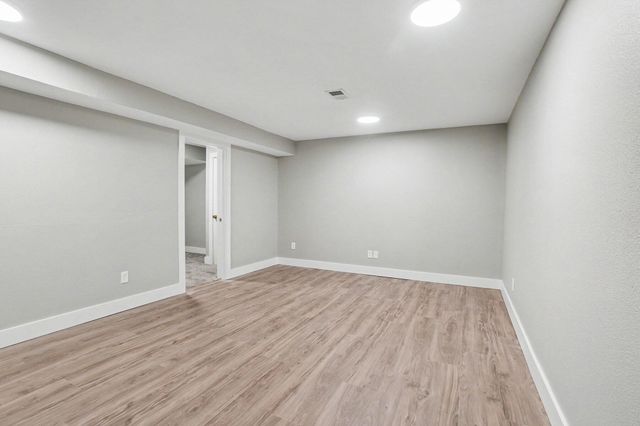 2123 Lakeshore Drive, Muskegon City, MI 49441