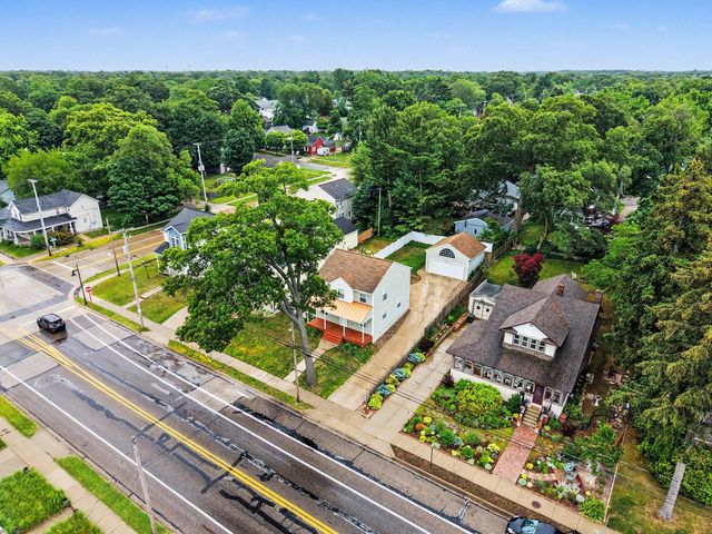 2123 Lakeshore Drive, Muskegon City, MI 49441