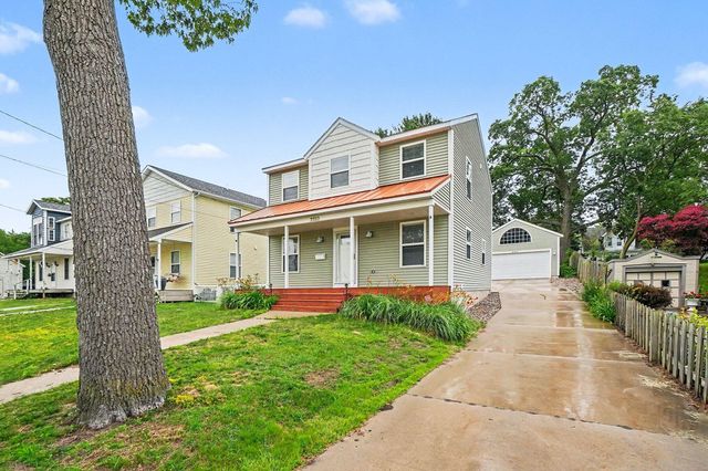 2123 Lakeshore Drive, Muskegon City, MI 49441