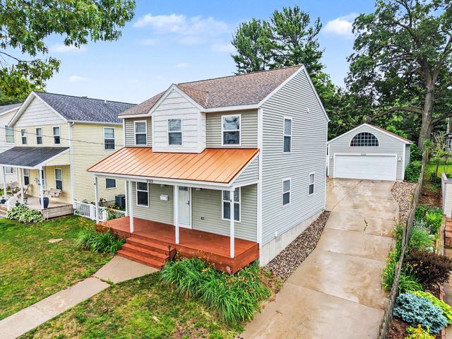 2123 Lakeshore Drive, Muskegon City, MI 49441