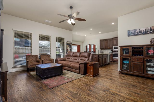 313 Sweetleaf Drive, Fate, TX 75087