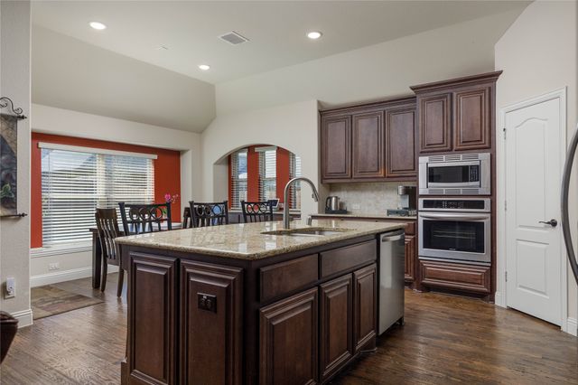 313 Sweetleaf Drive, Fate, TX 75087